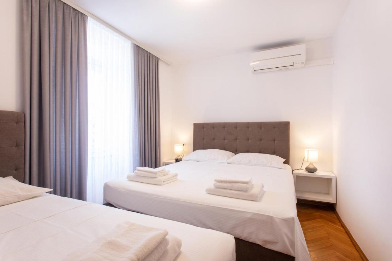 Apartmaji Pri Perotu Изола Екстериор снимка